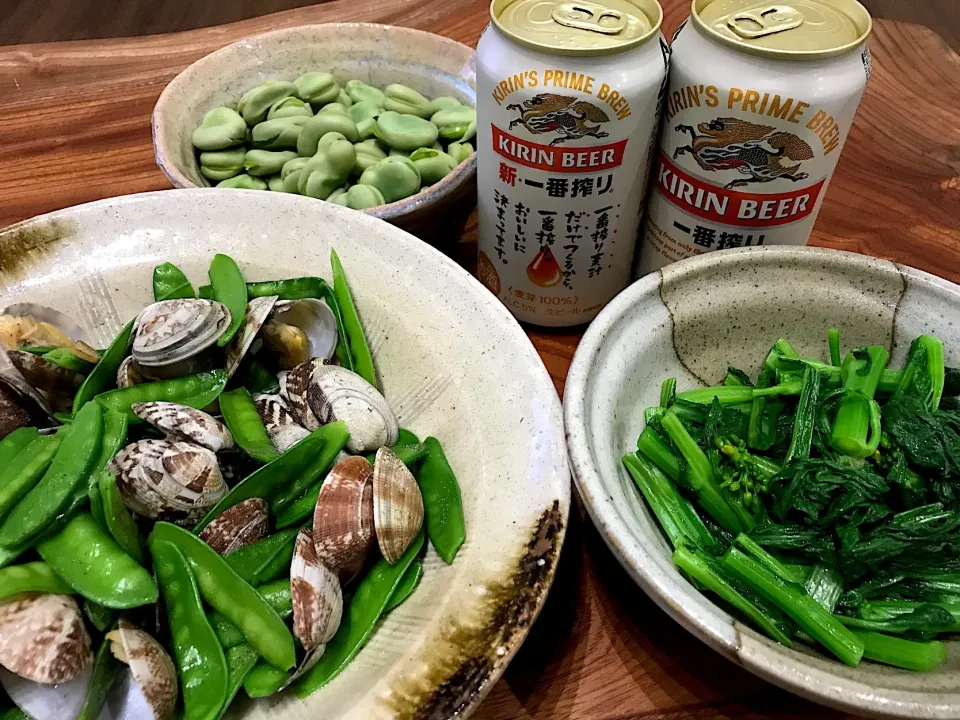 Snapdishの料理写真:2018.4.21 アサリと絹さやのガーリック炒め🍻🍻🍻|ゆみずさん