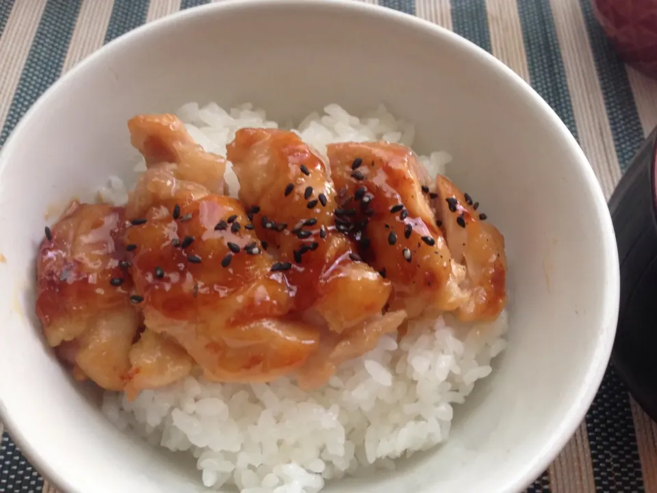 カンタン酢で鶏の照り焼き丼|*なおみん*さん