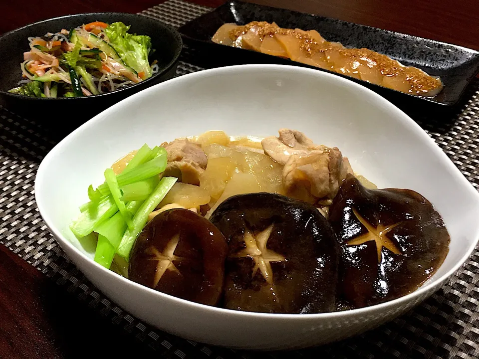 鶏肉と蕪と椎茸の煮物
中華サラダ
刺身こんにゃく|みっきーさん