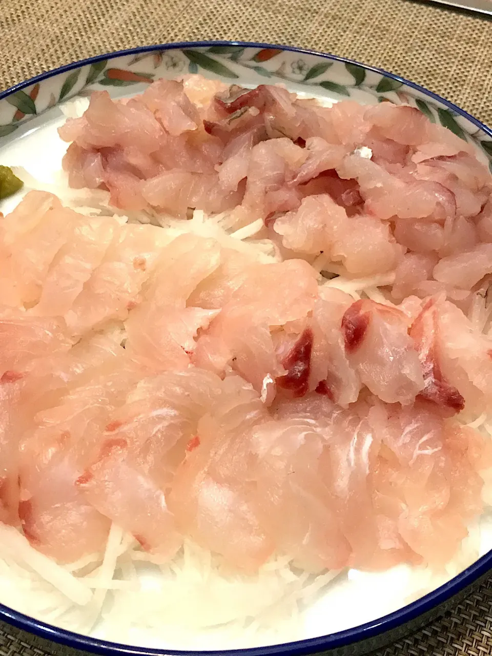 鹿島港沖で釣った
真鯛とホウボウの刺身|Takayukiさん