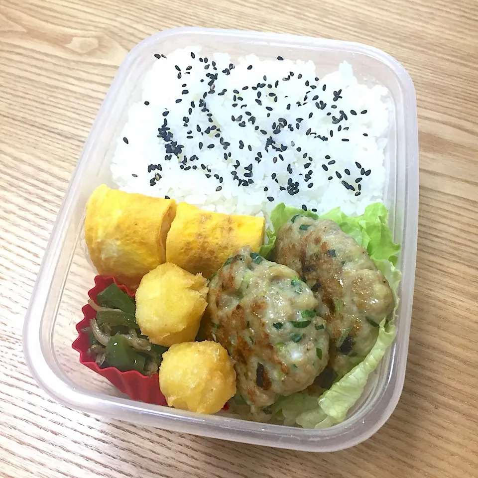 Snapdishの料理写真:月曜日の旦那さんのお弁当☺︎ #お弁当記録  #鶏塩つくね|むさけんさん