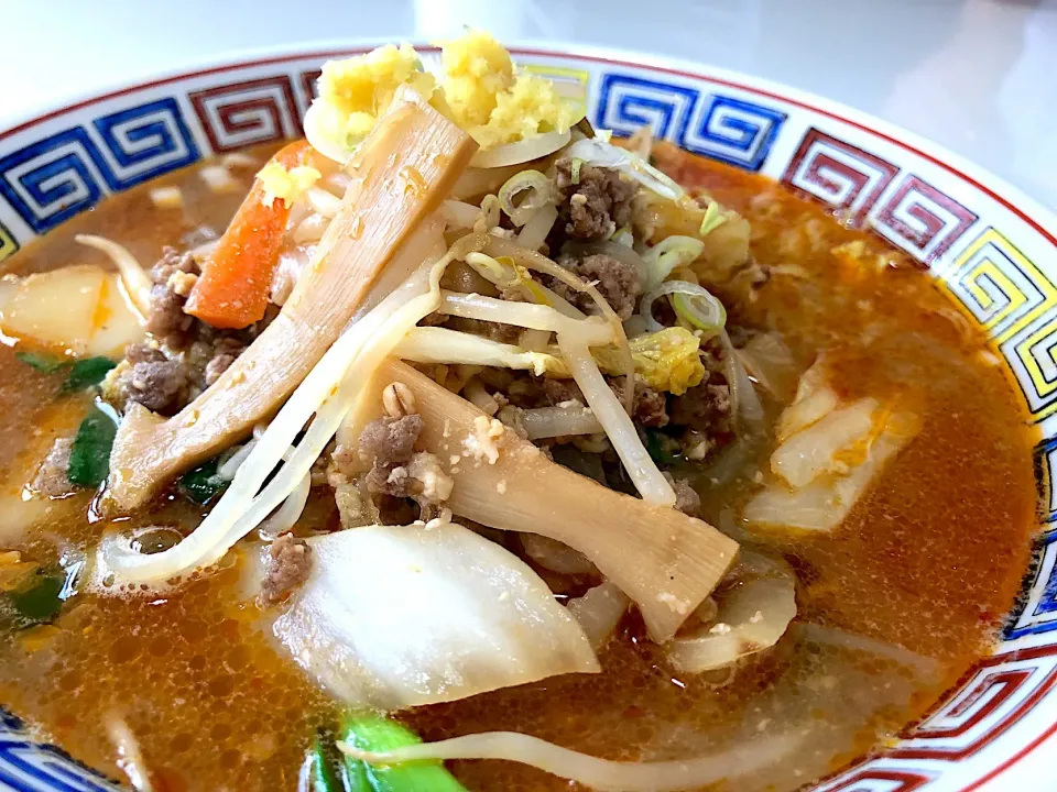 今日のランチは野菜たっぷり味噌ラーメン🍜✨|NOBUちえさん