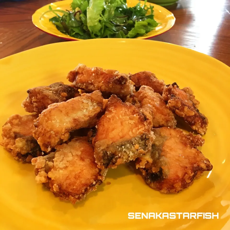 グリーンサラダと鮭の麹唐揚げ|愛さん