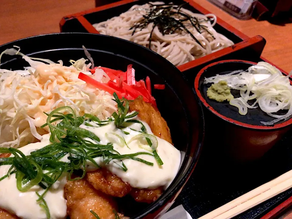 【週替】チキン南蛮丼とおそばのセットを頂きました。|momongatomoさん