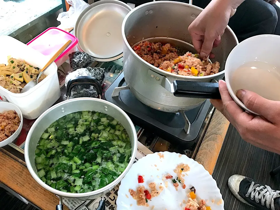 海老入りコムチェン&小松菜と海老のスープ😋|みほままこさん