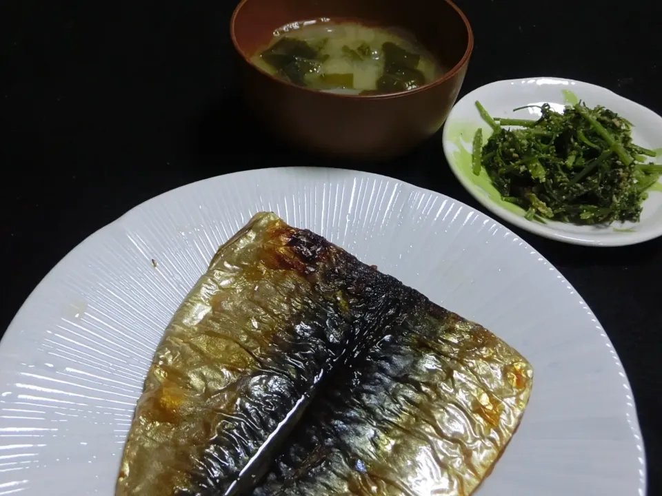 昨夜の晩ご飯

大嫌いな干物💦
大嫌いな鯖💦
食べたら美味しかった😋🥢

ニンジン🥕葉の胡麻和え
ワカメとタマネギの味噌汁
好き嫌いはダメ👍🏻🎶💕|Hiroshi  Kimuraさん