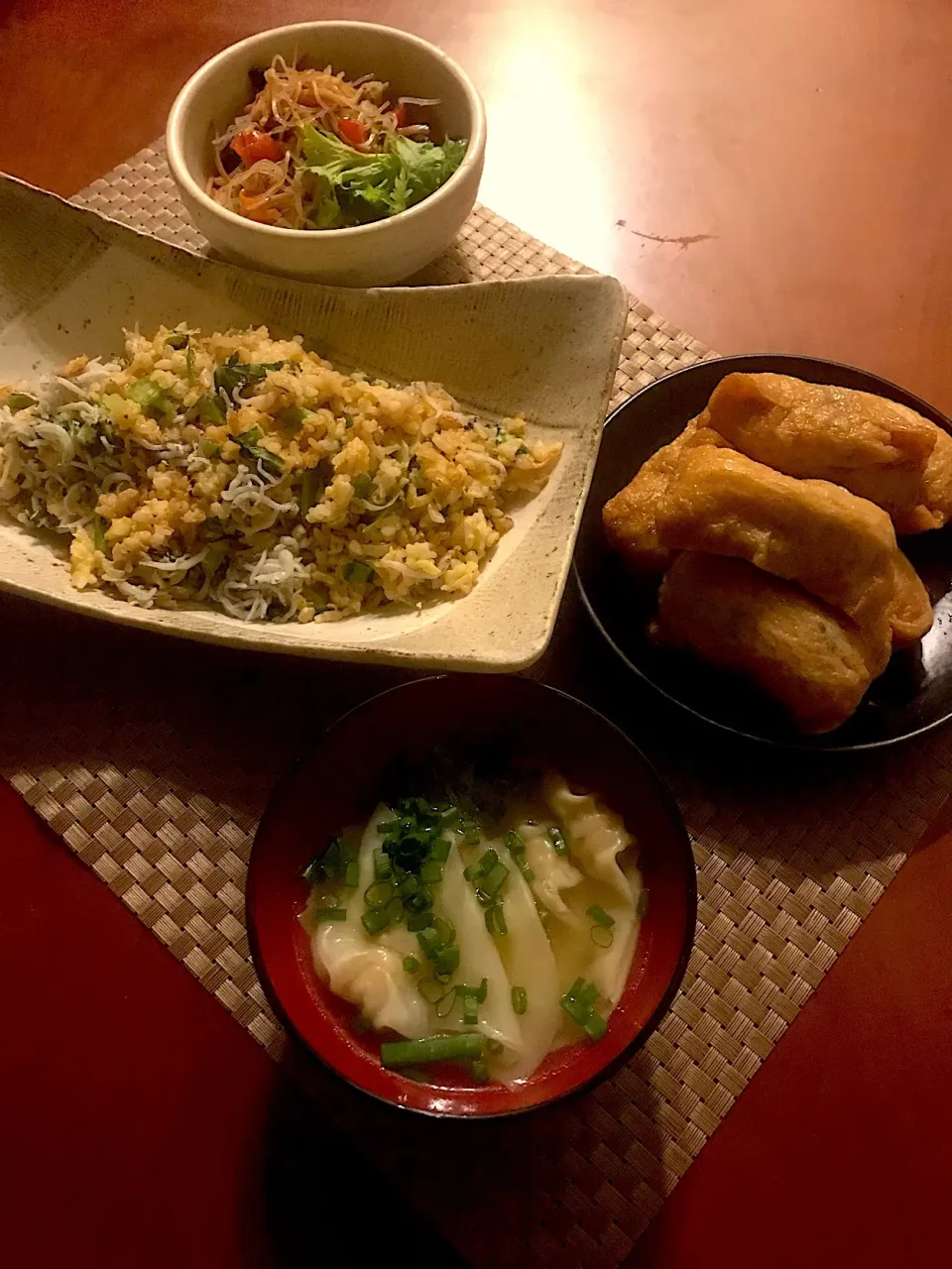 Snapdishの料理写真:Today's Dinner🍴春雨ｻﾗﾀﾞ･小松菜としらすの炒飯･雲呑ｽｰﾌﾟ･五目稲荷|🌈Ami🍻さん