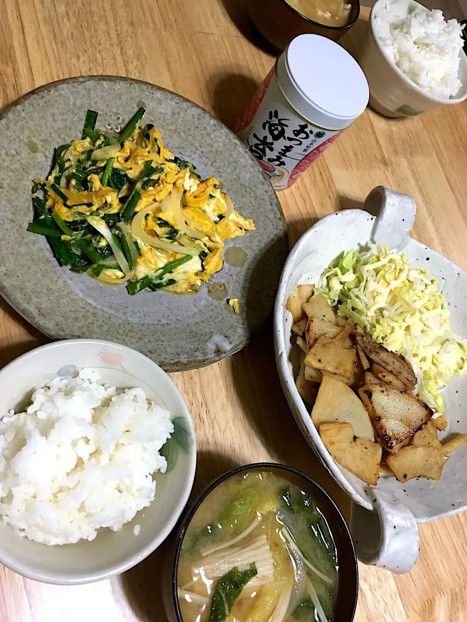 Snapdishの料理写真:筍と豚バラの塩麹炒めとニラ玉で晩御飯♡( ᵕ̤ૢᴗᵕ̤ૢ )♡|さくたえさん