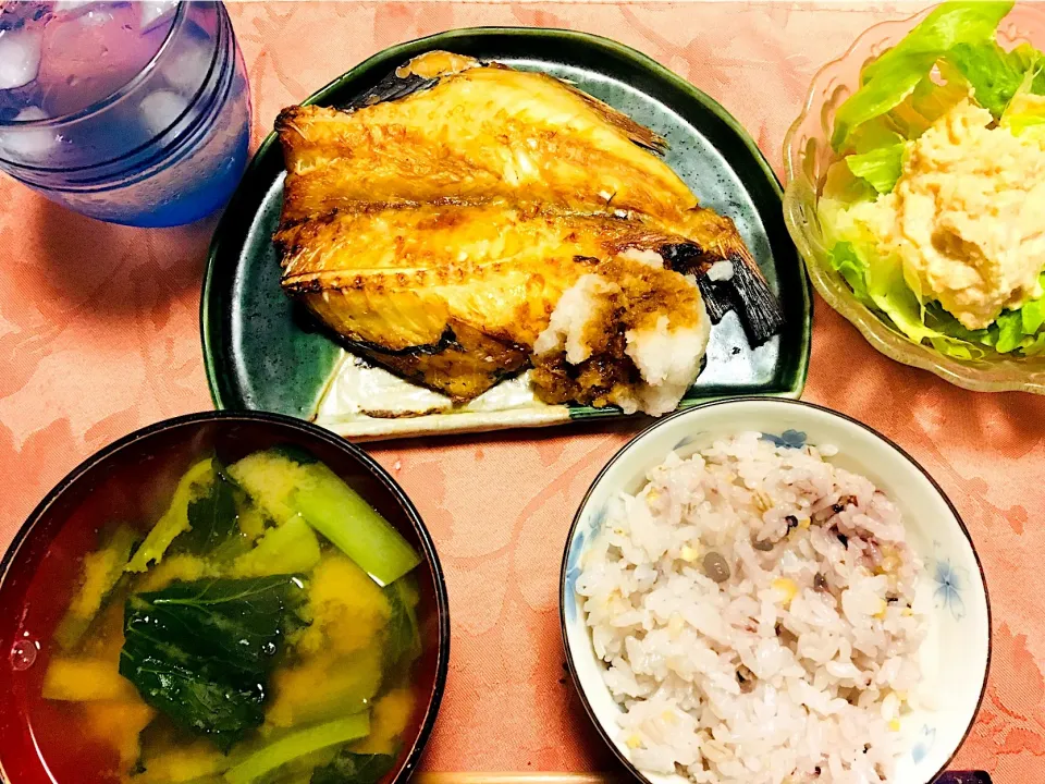 干物定食 明太タラモサラダ 小松菜と豆腐の味噌汁 雑穀米|Junko Tominagaさん