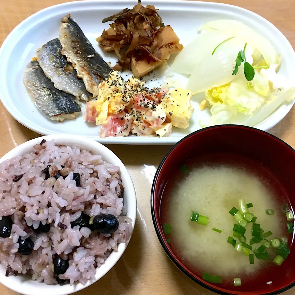 鯵の胡麻油ソテー、筍土佐煮、ポテサラ、雑穀ご飯、お味噌汁|かわちさん