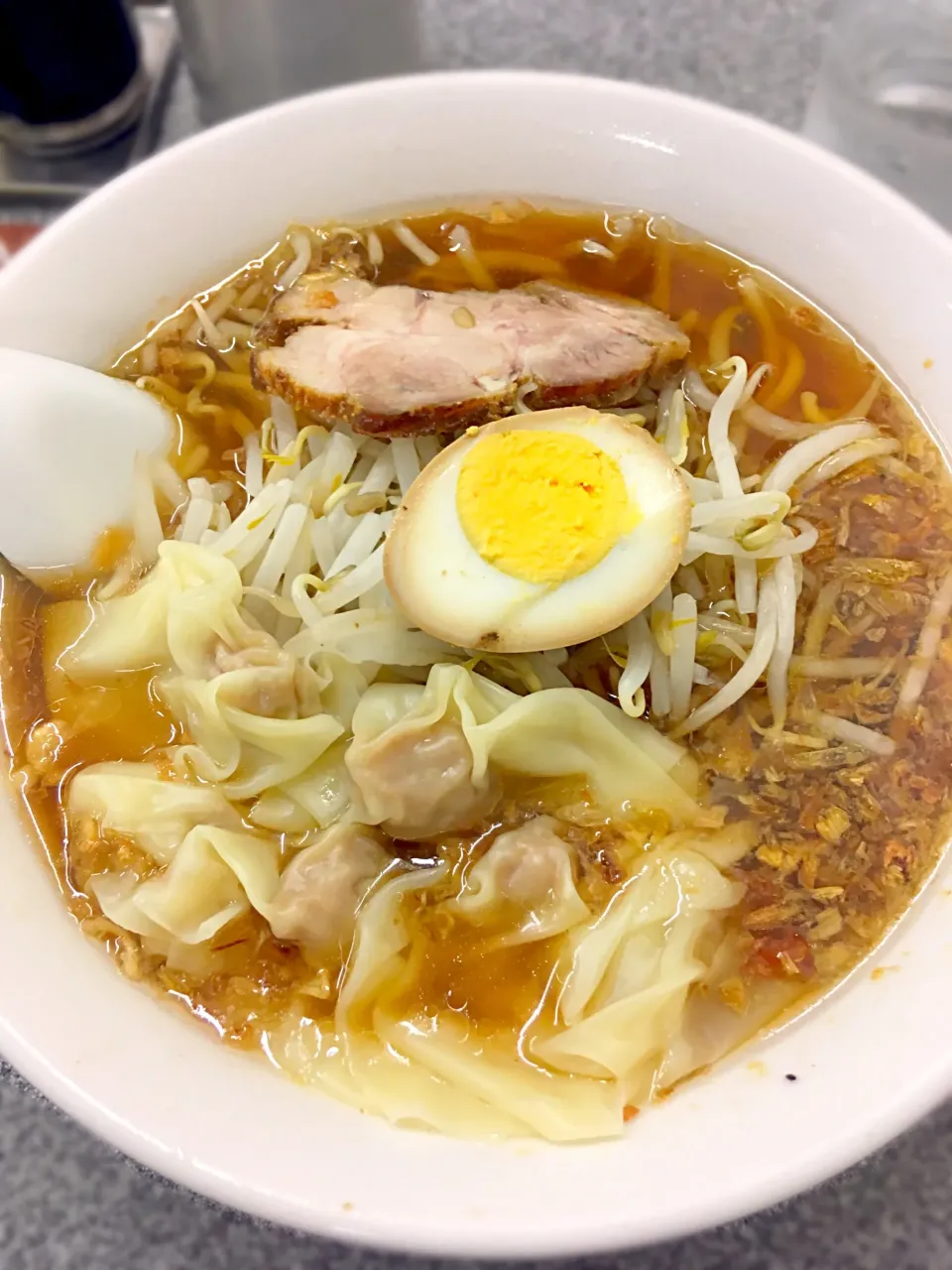 Snapdishの料理写真:ワンタン麺@中華麺店 喜楽|morimi32さん