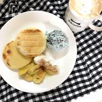 イングリッシュマフィンと甘酒スイートバナナ🍌
