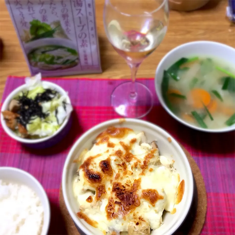 Snapdishの料理写真:2018/04/23 豆腐ホワイトソースでポテト&きのこグラタン、野菜たっぷりスープ、ひじきサラダ|kykyさん