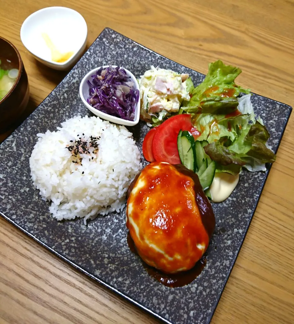 『作りおきそのまんま晩ごはん チーズハンバーグ』|seri-chanさん