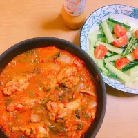 Snapdishの料理写真:手羽元と野菜のトマトソース煮込み|そねちゃんさん