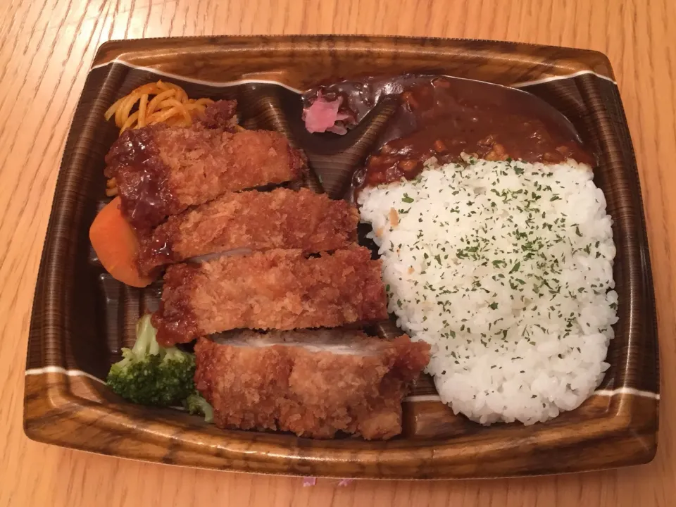 Snapdishの料理写真:チキンカツカレー弁当|愛ペガさん