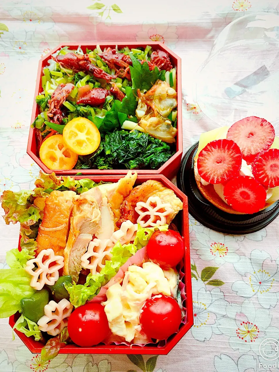 #お花見弁当  #お弁当じまん #お弁当
#お父さん弁当  #野菜多め  #ヘルシー弁当
#鶏モモ肉塩焼き #マカロニサラダ
#デザートはイチゴタルト|Blueberry🫐さん