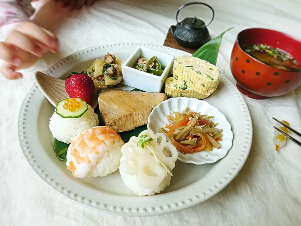 Snapdishの料理写真:手毬ずしの和ンプレート|glutton_maaさん