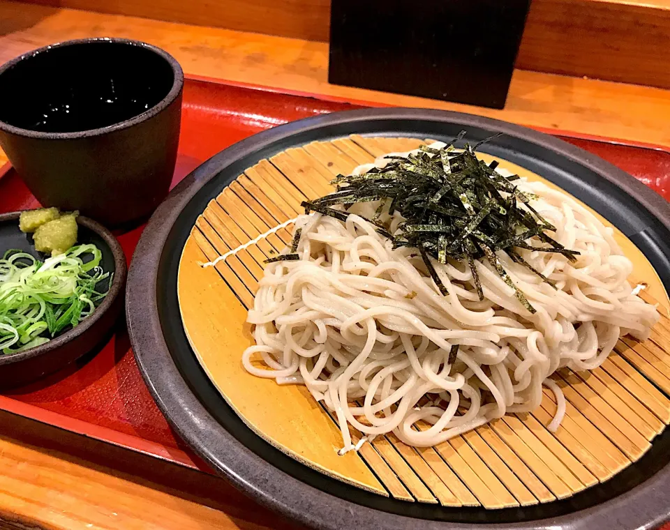 懲りずに大阪でリーズナブルなざるそばを探す旅…合格とは言えないけど、ギリギリ有りかなぁと思うお店発見♫でも、蕎麦湯ないのよね…|にゃあ（芸名）さん