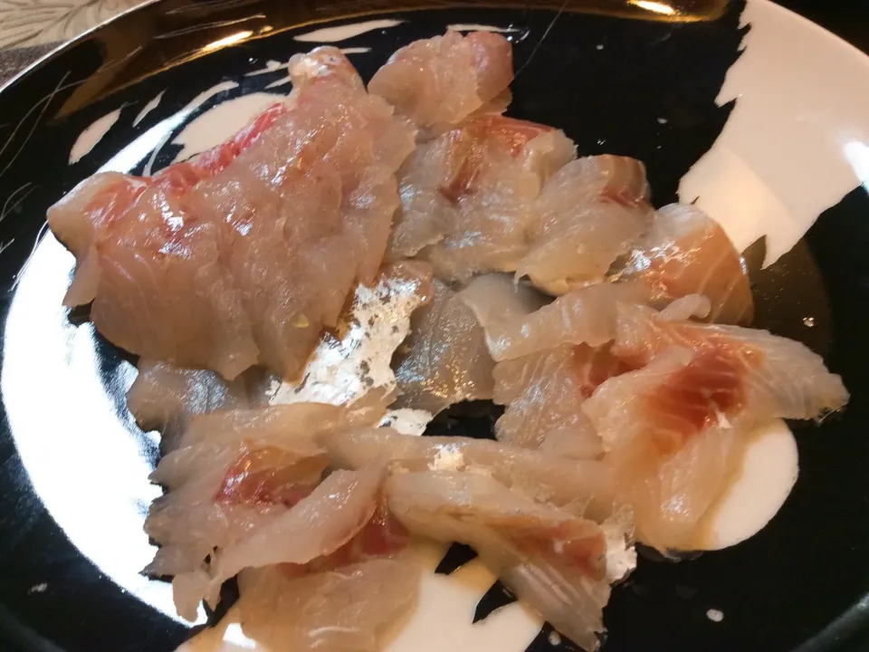 スズキのお刺身🐟😋|アライさんさん