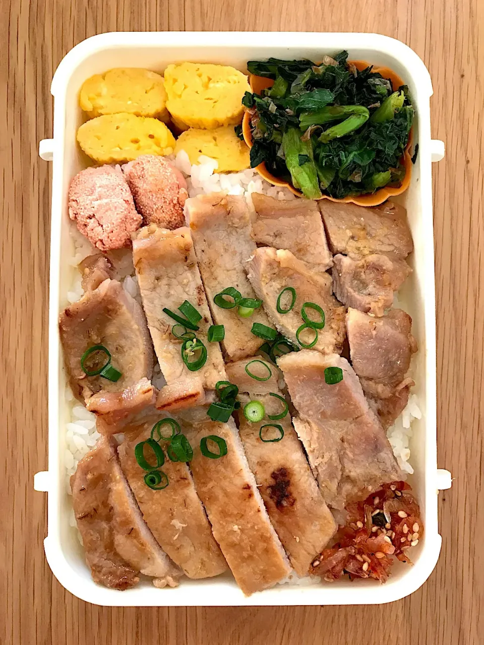 Snapdishの料理写真:豚肉の味噌漬け焼き弁当
 #お弁当記録  #男子弁当|＠keicooo03さん