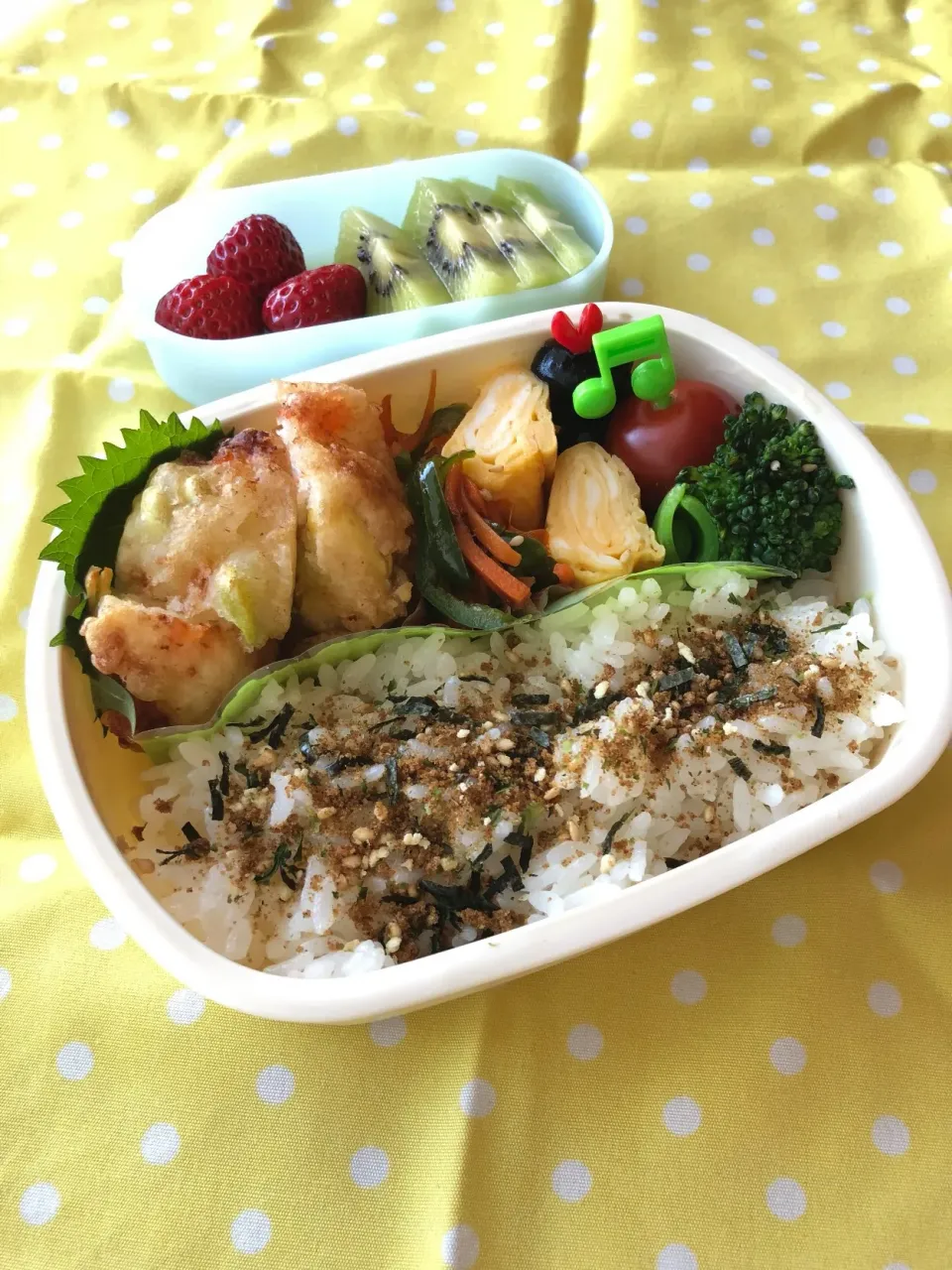 Snapdishの料理写真:そら豆とえびのフリッター弁当|Sakikoさん