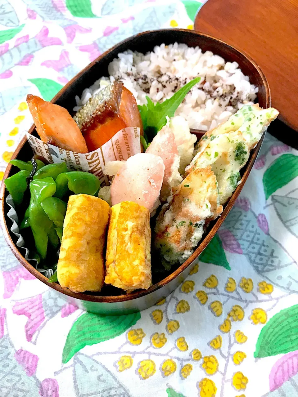 Snapdishの料理写真:4/26 磯辺揚げのお弁当|mayaマミィさん