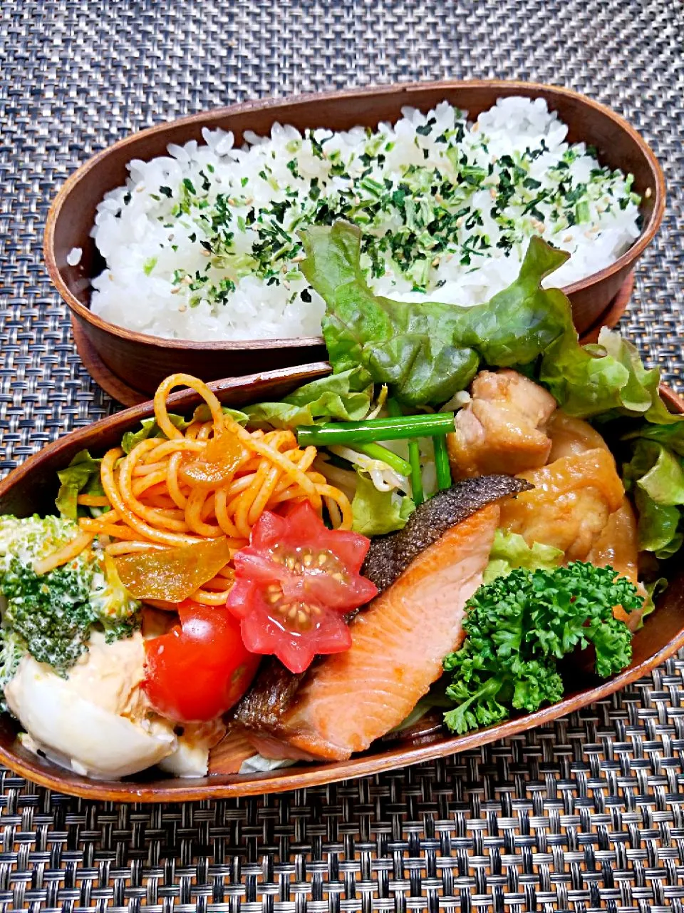 Snapdishの料理写真:今日のお弁当🍱　鶏ももの照り焼き〰❤🐔🐔|クッキングオヤジさん