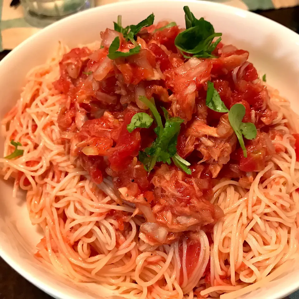 Snapdishの料理写真:ツナとトマトの🍅冷製パスタ|純さん