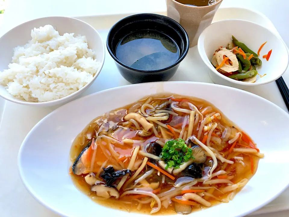 Snapdishの料理写真:銀鮭の酒蒸し 野菜あんかけ|T. Wonderさん