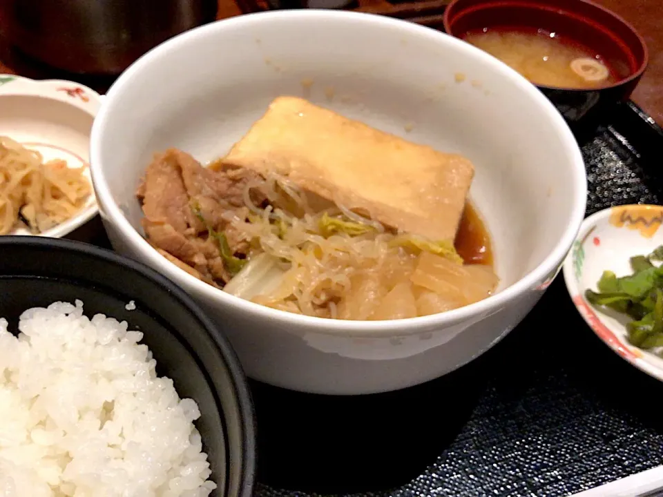 【日替定食】牛肉豆腐を頂きました。|momongatomoさん