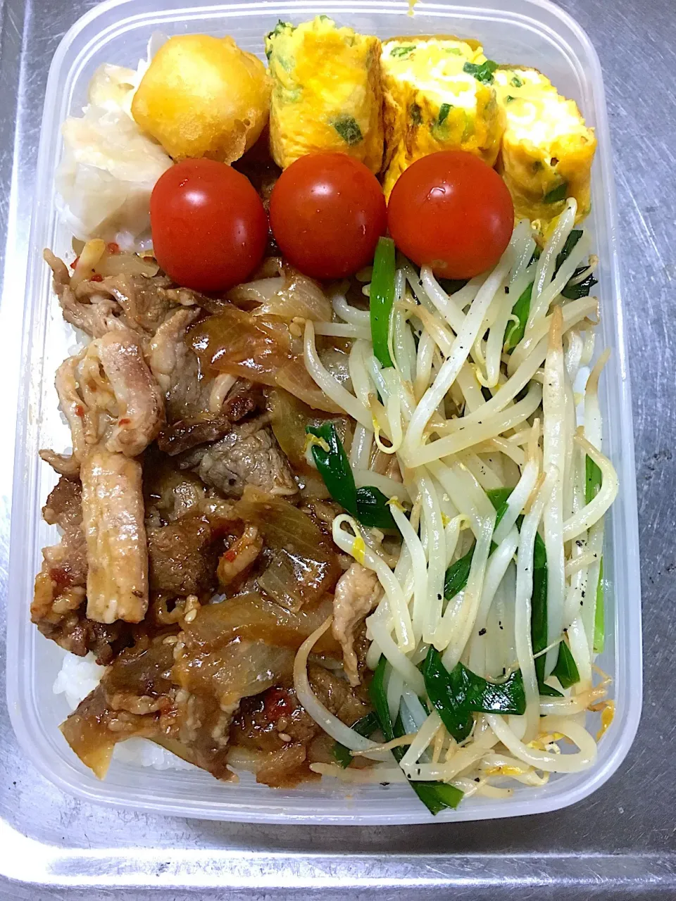 絹和えのニラもやしで食べ盛りも満足！焼肉弁当 #息子弁当  #高校生男子弁当|友美さん