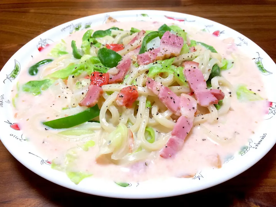 ベーコンクリーム生うどん🥓🌱🌺|ぱぴこ家さん