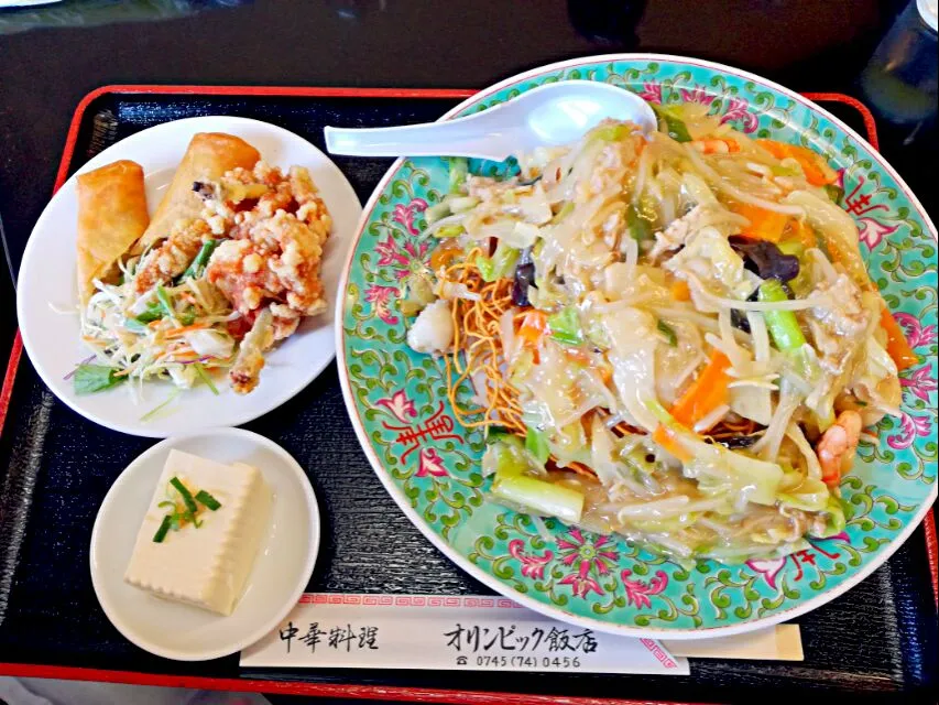 Snapdishの料理写真:斑鳩　オリンピック飯店
かたやきそばセット|korinoさん