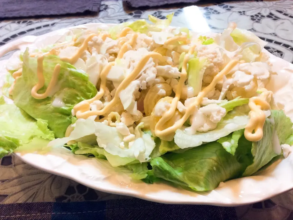 生カリフラワーのサラダ🥗😋|アライさんさん