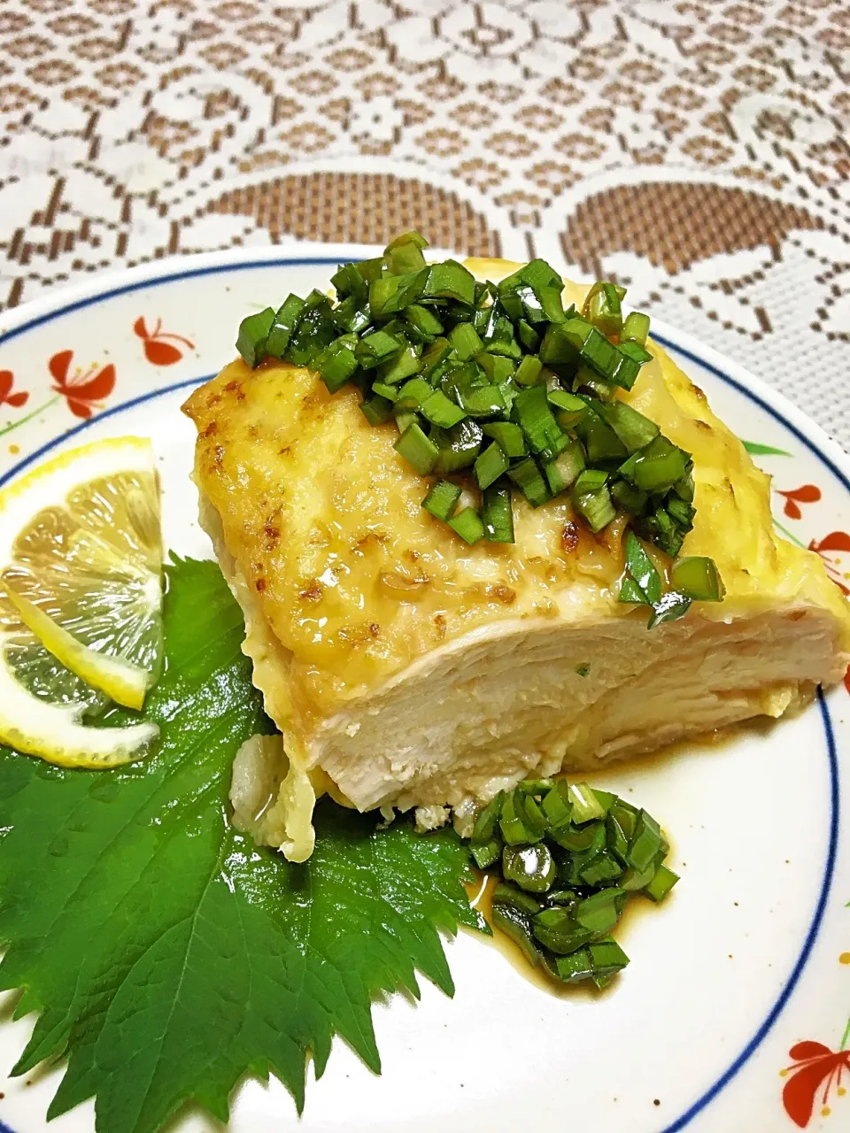 鶏肉ニラダレ掛け|ヨシヨシさん