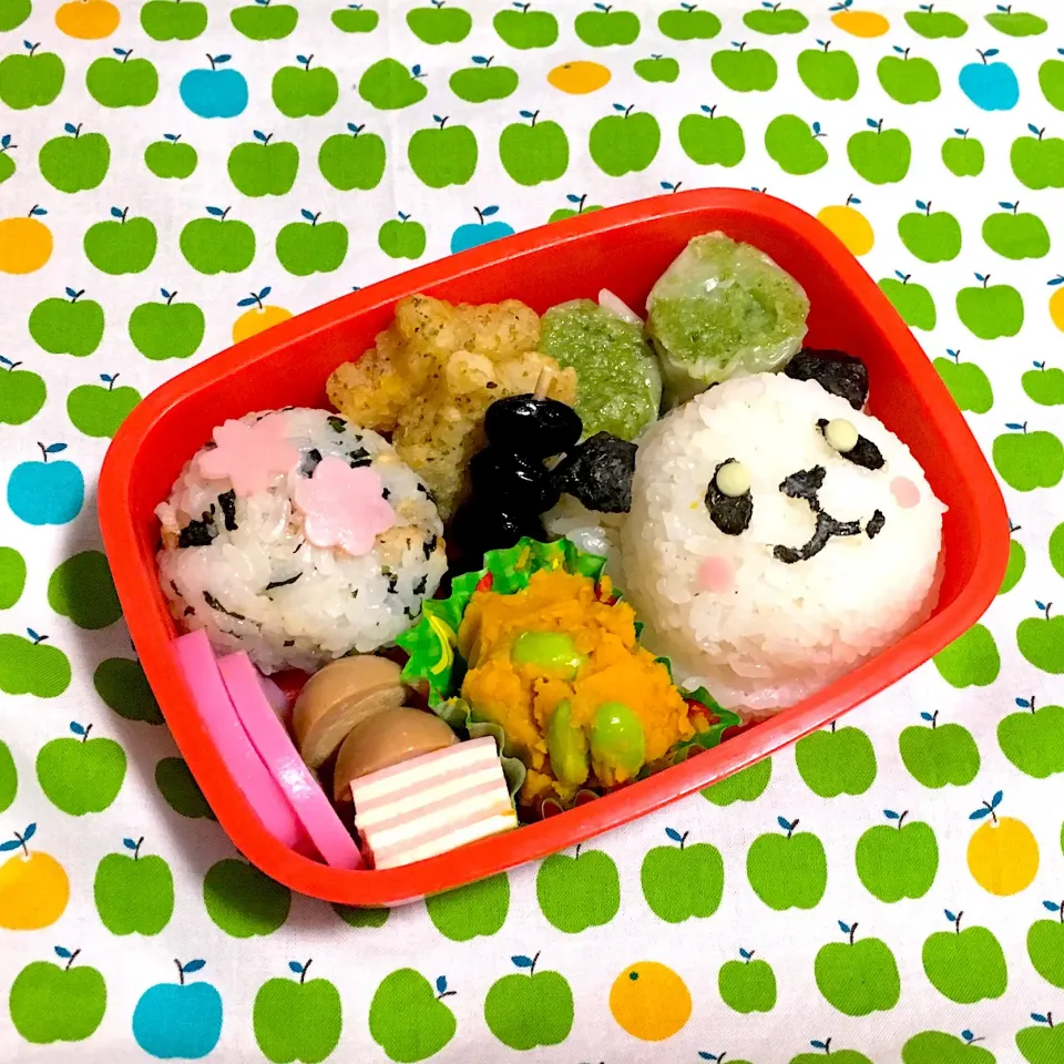 今日のお弁当

＊パンダおにぎり
＊高菜とじゃこのおにぎり
＊ほうれん草シュウマイ
＊かぼちゃ巾着
＊かまぼこ
＊味付きうずら
＊黒豆
＊ハムチーズ|A.Aさん