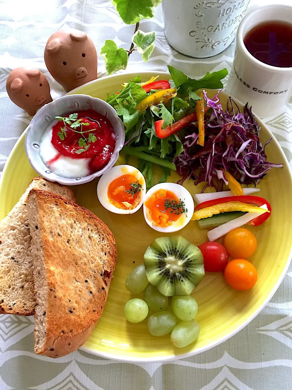 Snapdishの料理写真:黒胡麻きな粉食パンでワンプレート朝ごはん|むーさん