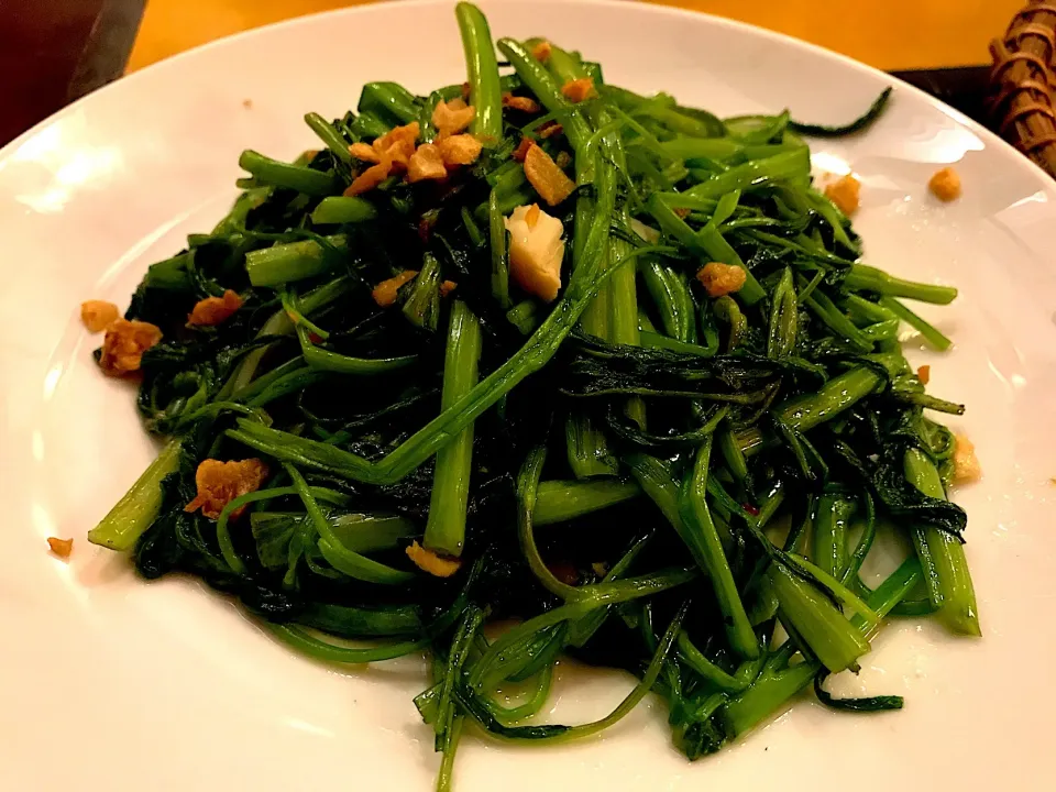 Stir fried morning glory with garlic|Sky Blueさん