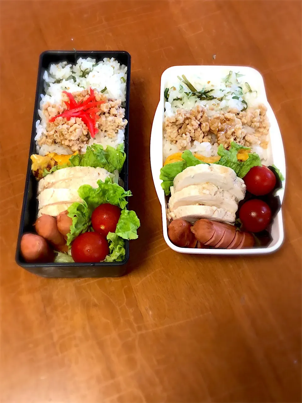 Snapdishの料理写真:女子高生弁当 #父娘弁当  #卵焼き  #シラス昆布  #簡単弁当  #時短弁当 #鶏ハム #鶏そぼろ弁当|Eriko  Naraさん