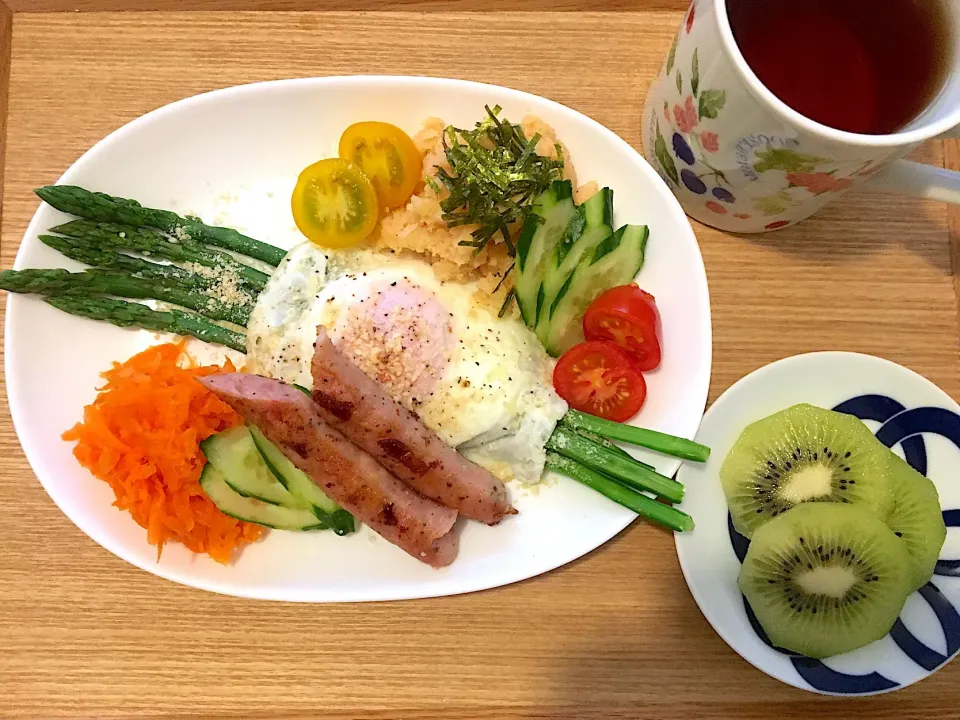 Snapdishの料理写真:…とある日の朝ごはん🍳|Tinaさん