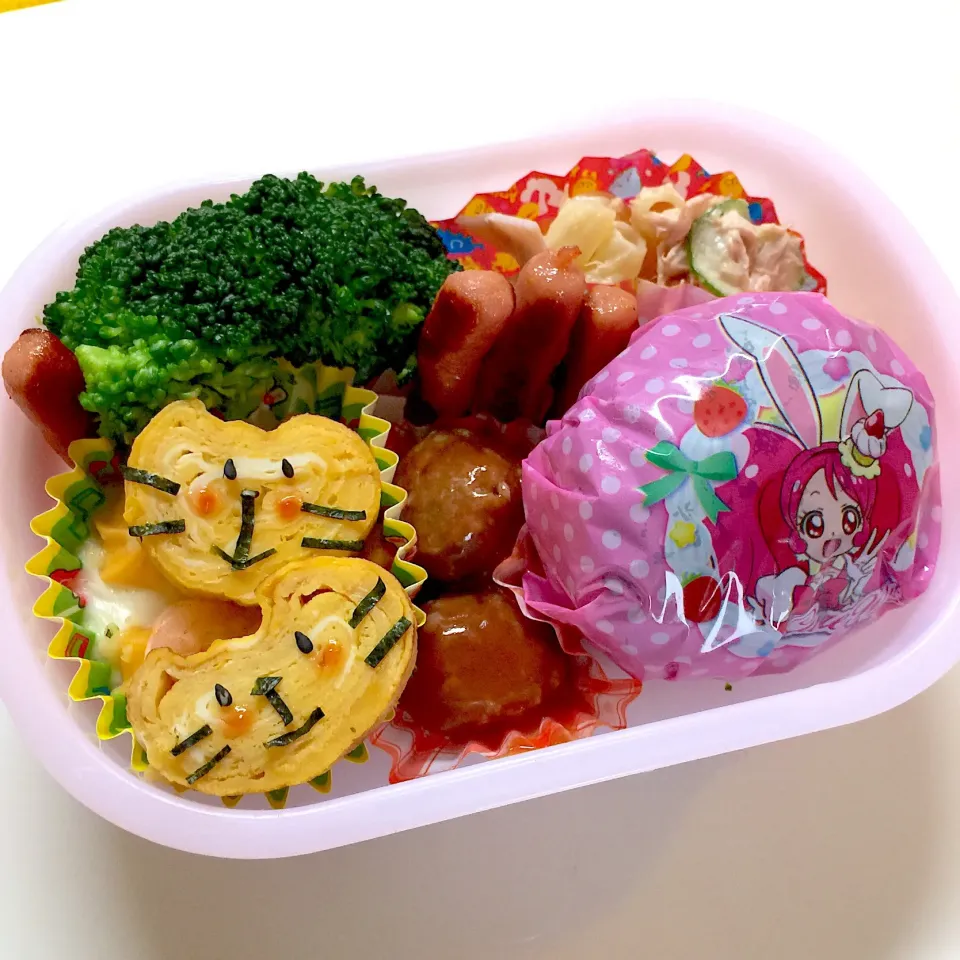 Snapdishの料理写真:ねこさん卵焼き#ぴょん弁当  #お弁当  #娘弁当  #幼稚園弁当  #園児弁当|noriさん