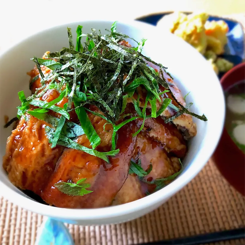 秋刀魚の蒲焼き丼 #さんま #蒲焼き|あしゃぱんさん