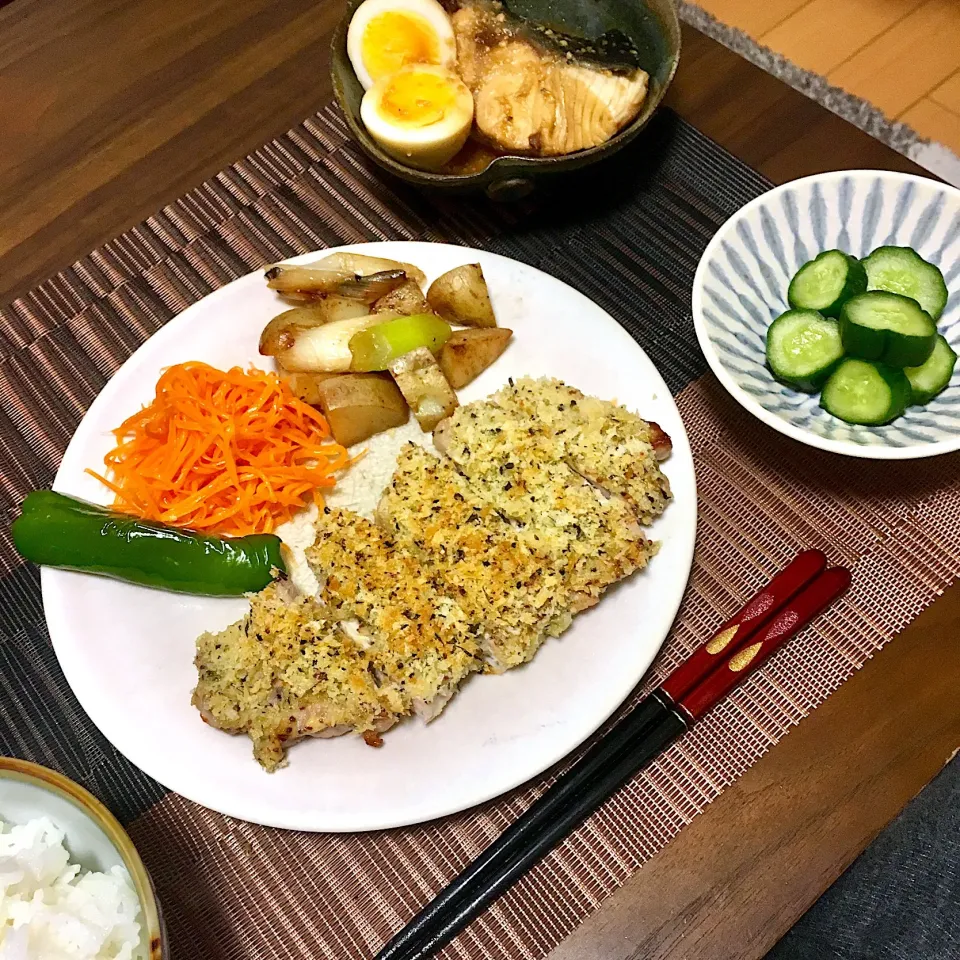 豚肉のマスタードパン粉焼き、鰤の味噌煮、キャロットラペ|たまさん