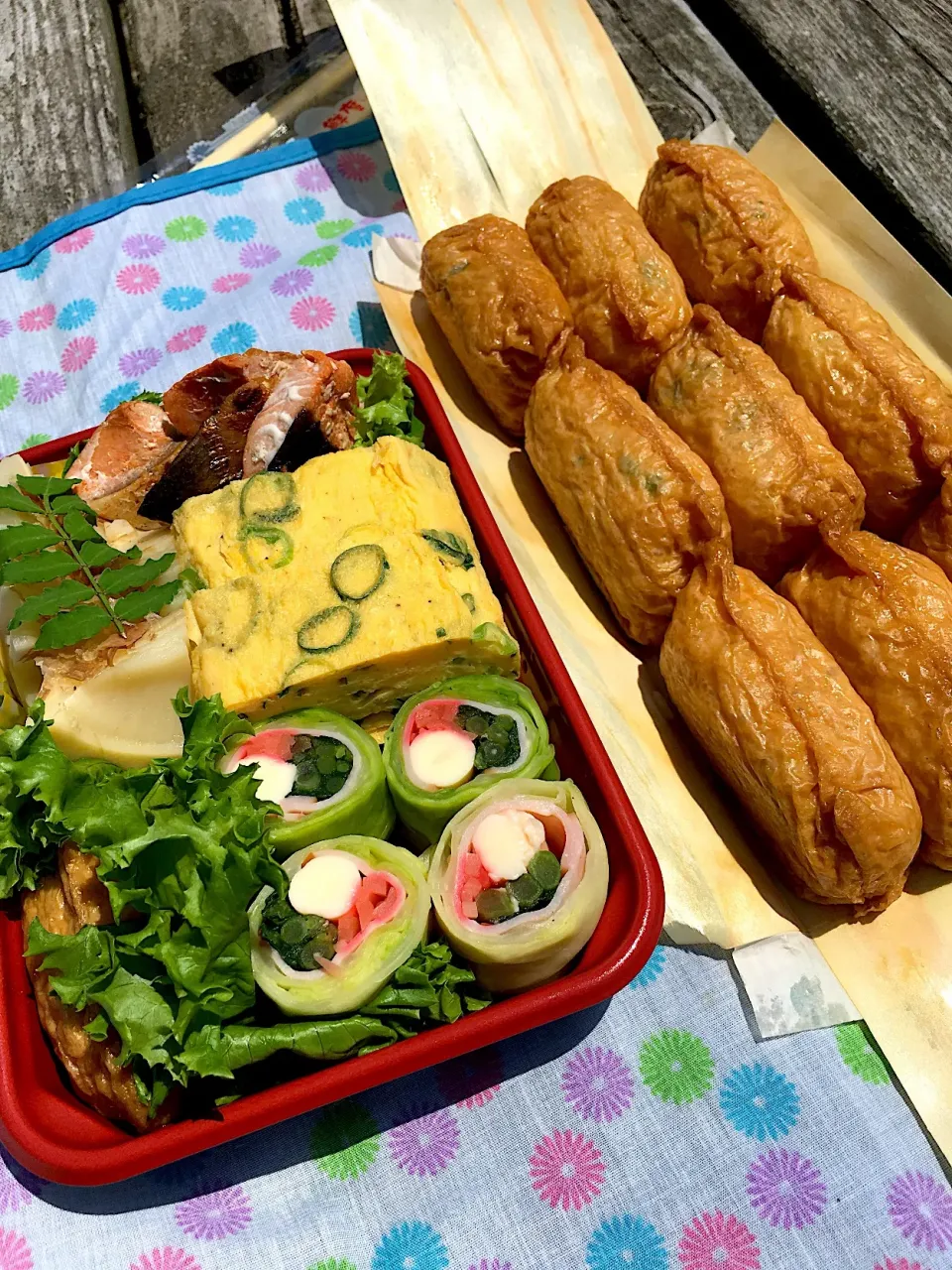 4/29  今日のお弁当♪
・筍と菜花のお稲荷さん
・ネギ入り玉子焼き
・筍の煮物
・焼き鮭
・キャベツ巻き|かっぴーさん