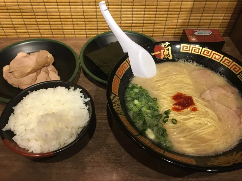 久々に一蘭のラーメン🍜|フージさん