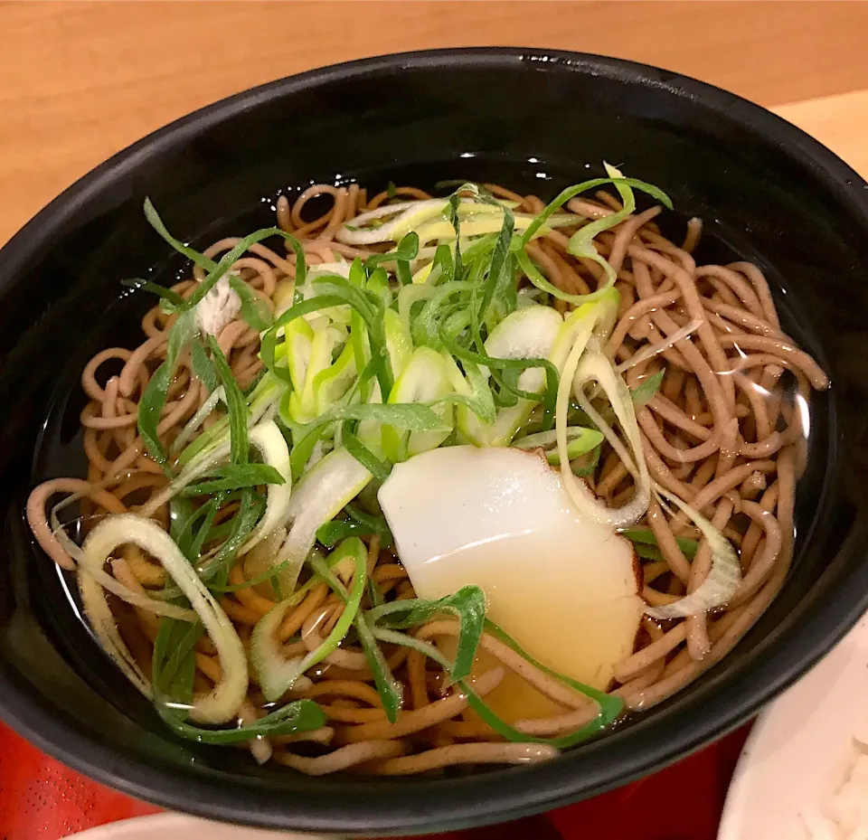 まだ、花粉激しいのかしら…蕎麦をすすると鼻水出てくる😢そんな塩味付けたくないのに🤣|にゃあ（芸名）さん