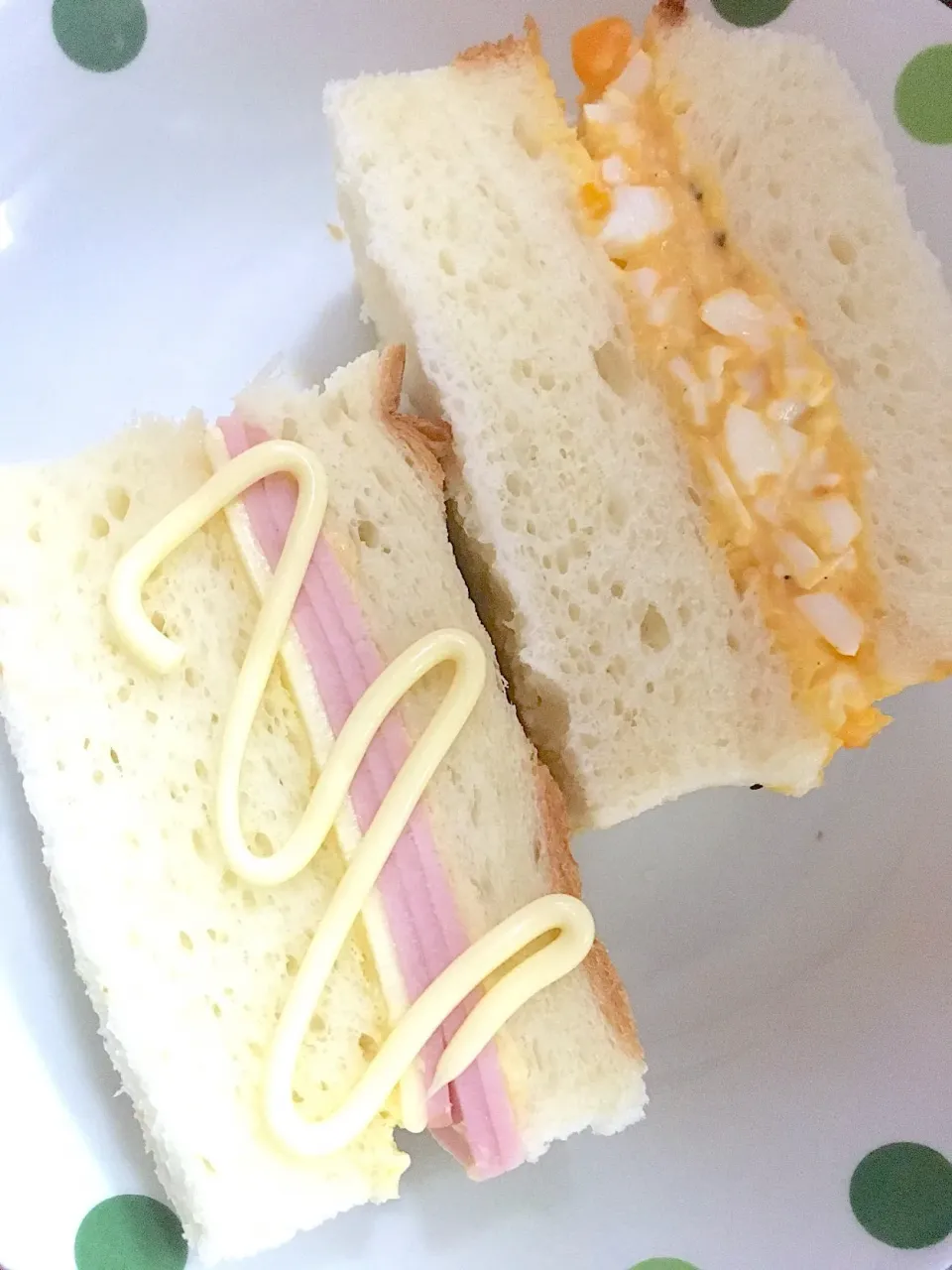 鎌倉ベーカリーの食パンで卵サンドとハムサンド🍞|しろこ🐾໊さん