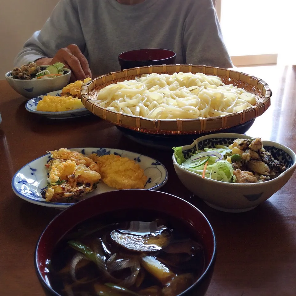 実家にて 讃岐うどん 茄子と長ねぎの温かいつけ汁で 2018.4.29|キラ姫さん