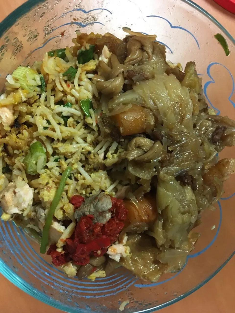 Snapdishの料理写真:Salmon fried rice with chap chye|Ong Sor Fernさん